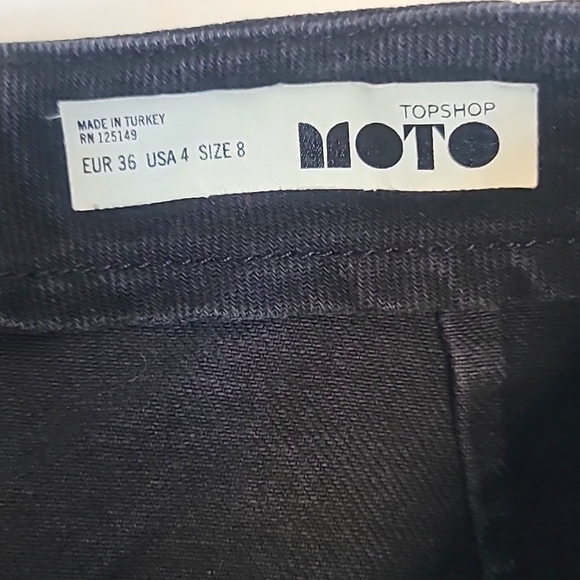 TOPSHOP Floral Embroidered Jean Skirt - Picture 6 of 7